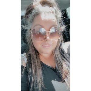 Meet your Posher, Robyn